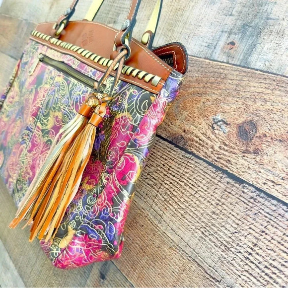 NWOT Patricia Nash Metallic Tooled Lace Poppy Top Zip Tote W Tassel - Picture 4 of 16